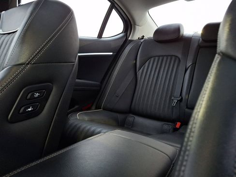 Used 2019 Genesis G70 2.0T Advanced w/ Elite Package image 18