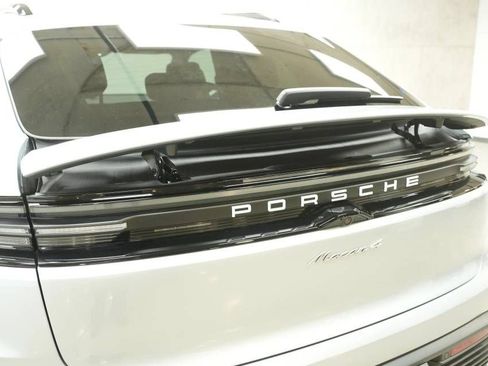 New 2026 Porsche Macan 4 Electric AWD/4WD image 40