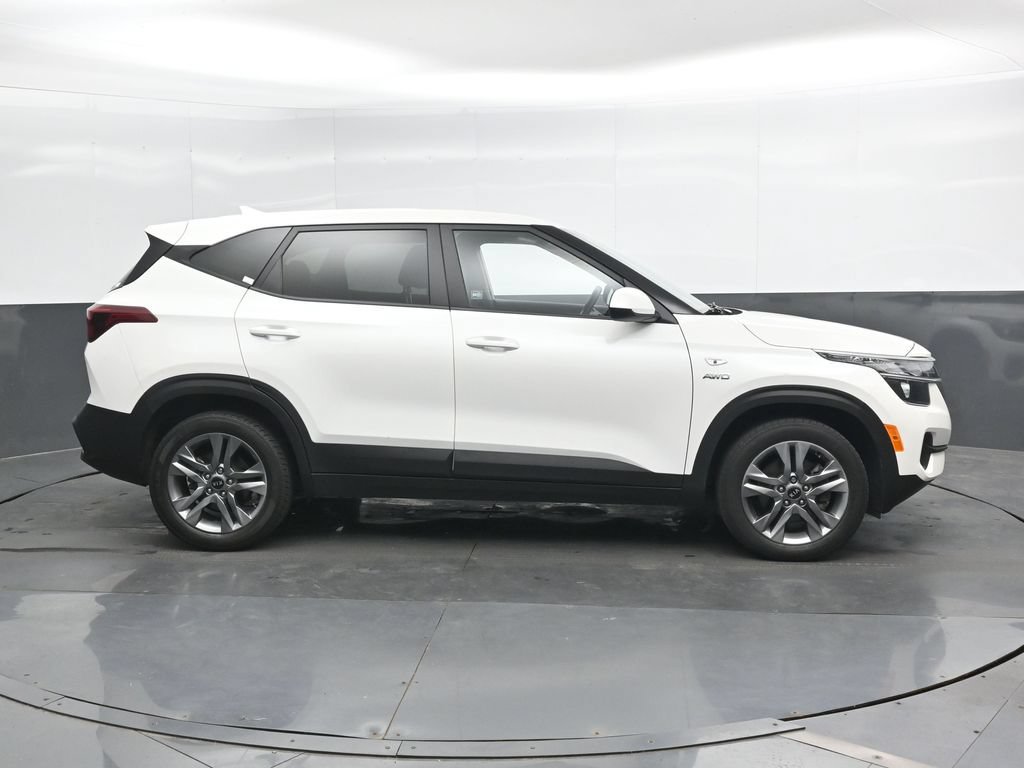 Used 2021 Kia Seltos LX AWD/4WD image 4
