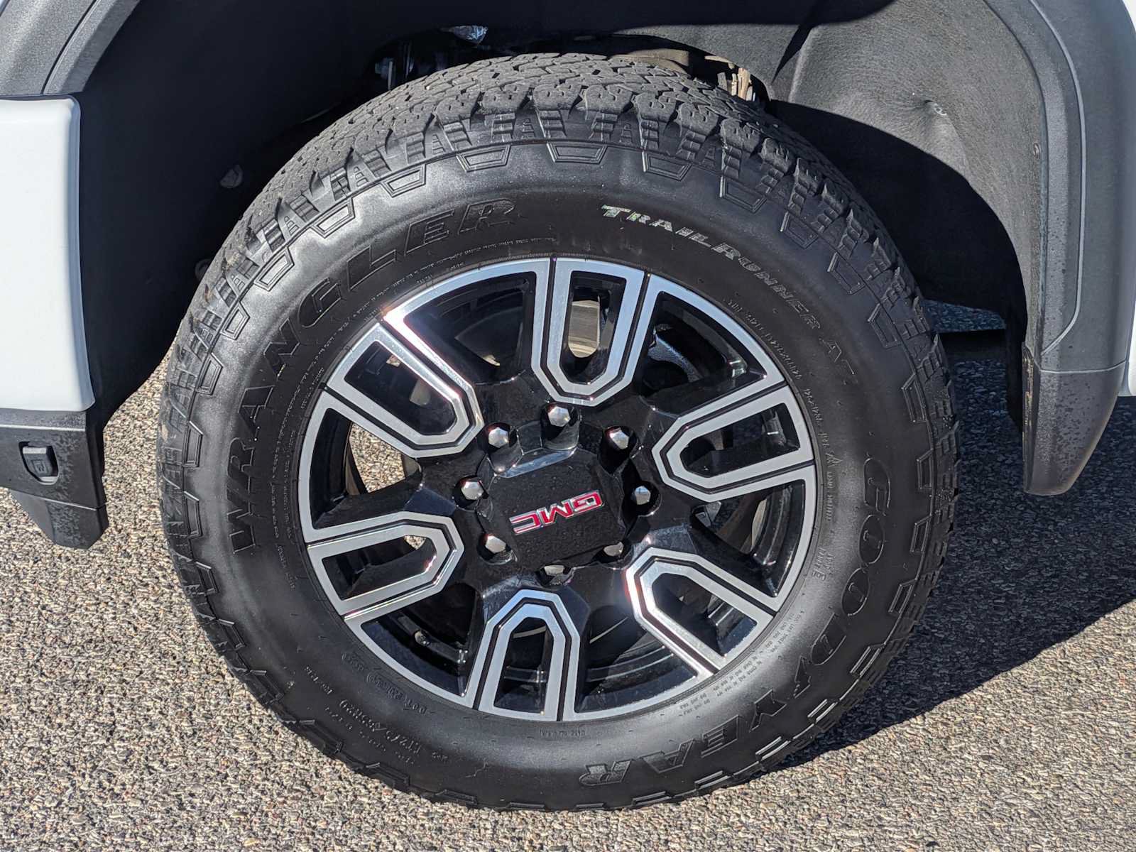 Used 2023 GMC Sierra 3500 AT4 w/ AT4 Premium Plus Package AWD/4WD image 18