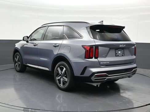 Used 2023 Kia Sorento S FWD image 3