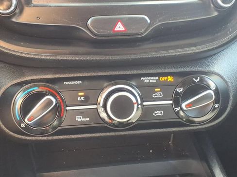 Used 2025 Kia Soul LX FWD image 24