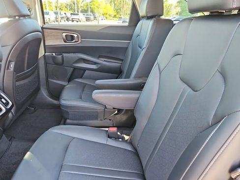 Certified 2023 Kia Sorento EX image 12