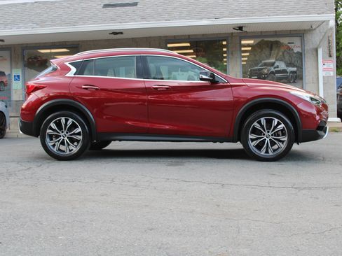 Used 2017 INFINITI QX30 Premium w/ Navigation Package AWD/4WD image 20