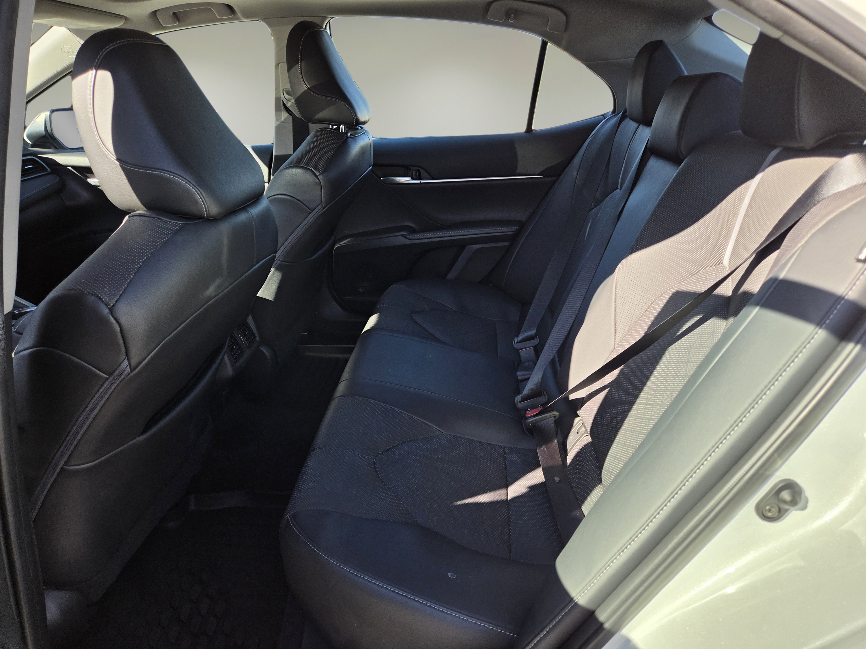 Used 2021 Toyota Camry XSE w/ Navigation Package FWD image 11