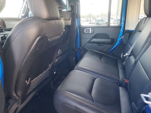 Used 2024 Jeep Wrangler Unlimited Sahara w/ Technology Group image 10