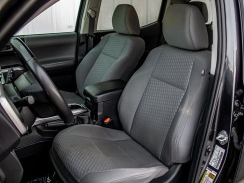 Used 2021 Toyota Tacoma SR5 image 20