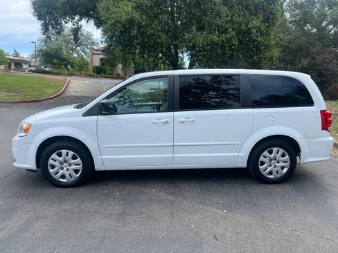 Used 2015 Dodge Grand Caravan SE w/ Quick Order Package 29E SE FWD image 6