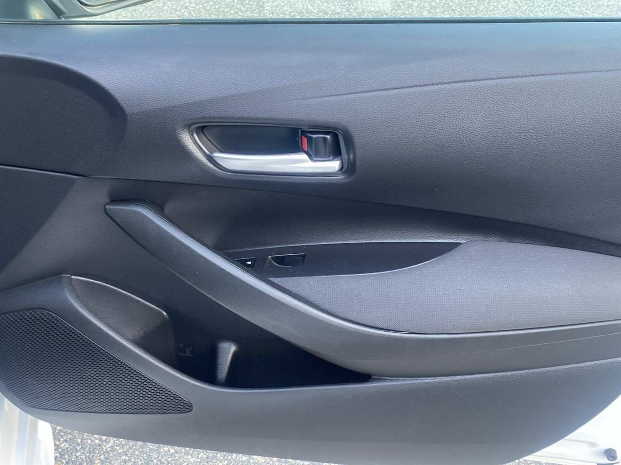 Used 2021 Toyota Corolla LE w/ Carpet Mat Package (TMS) FWD image 21