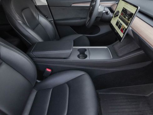 Used 2023 Tesla Model Y Performance image 13