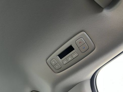 Used 2026 Kia Carnival FWD image 23