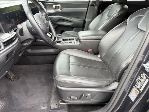 Used 2024 Kia Sorento S FWD image 18