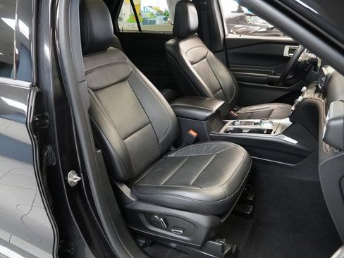 Used 2020 Ford Explorer Limited w/ Class III Trailer Tow Package image 29