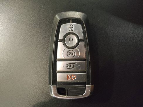 Used 2021 Ford Explorer XLT w/ Equipment Group 202A RWD image 32