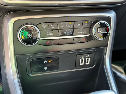 Used 2021 Ford EcoSport SE image 30