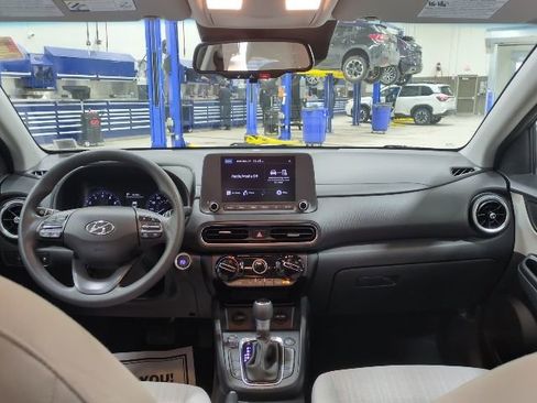 Used 2023 Hyundai Kona SEL image 6