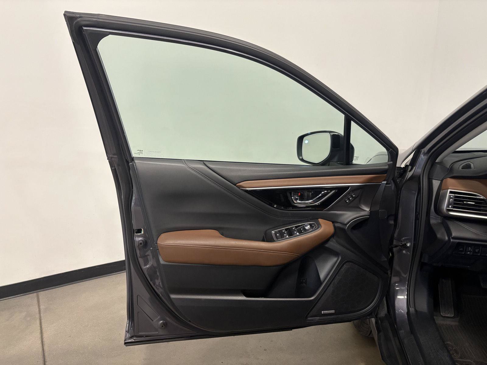Used 2023 Subaru Outback Touring AWD/4WD image 10