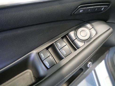 Used 2024 Buick Enclave Avenir w/ Avenir Technology Package AWD/4WD image 16