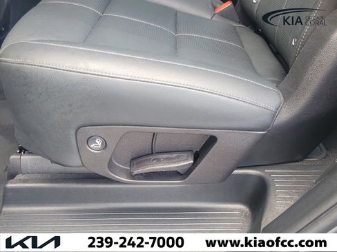 Certified 2022 Kia Telluride EX w/ EX Premium Package FWD image 13