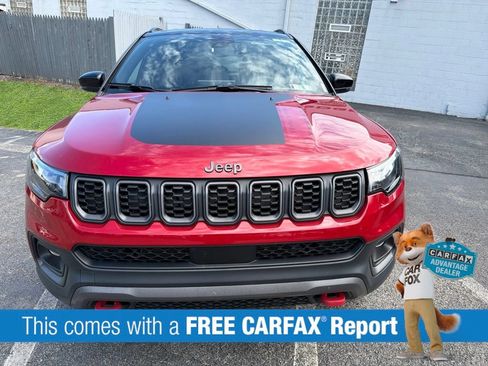 Certified 2025 Jeep Compass Trailhawk AWD/4WD image 2
