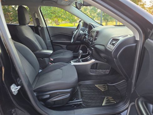 Used 2018 Jeep Compass Sport FWD image 13