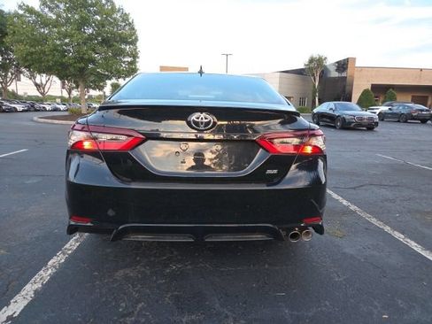 Used 2023 Toyota Camry SE FWD image 3