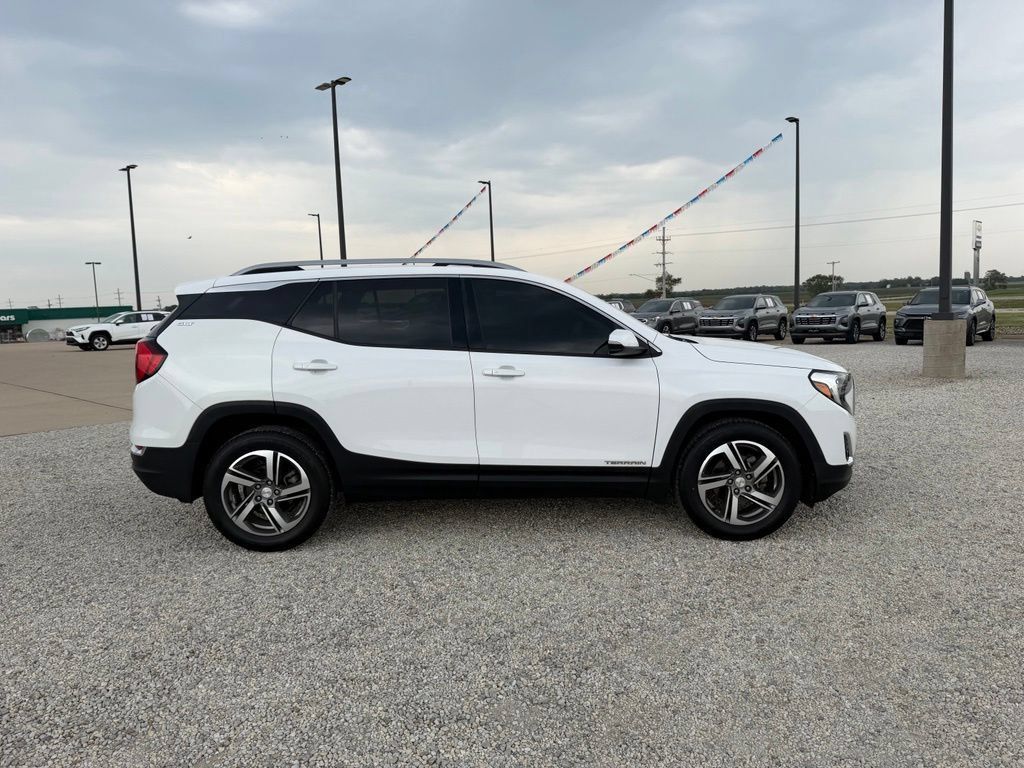 Used 2020 GMC Terrain SLT FWD image 2