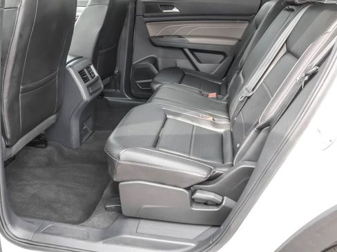 Used 2023 Volkswagen Atlas Cross Sport SE AWD/4WD image 28