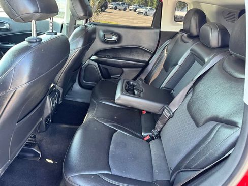 Used 2018 Jeep Compass Latitude w/ Popular Equipment Group AWD/4WD image 28