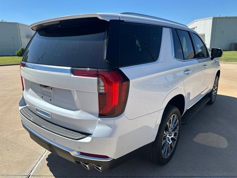Used 2026 GMC Yukon Denali w/ Advanced Technology Package AWD/4WD image 5