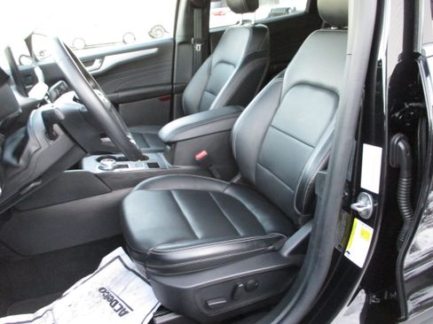 Used 2025 Ford Escape Platinum image 15