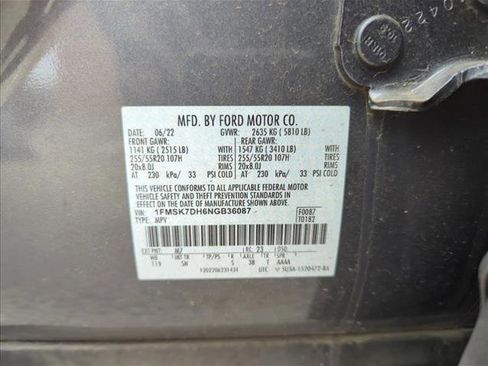 Used 2022 Ford Explorer XLT w/ Equipment Group 202A image 24