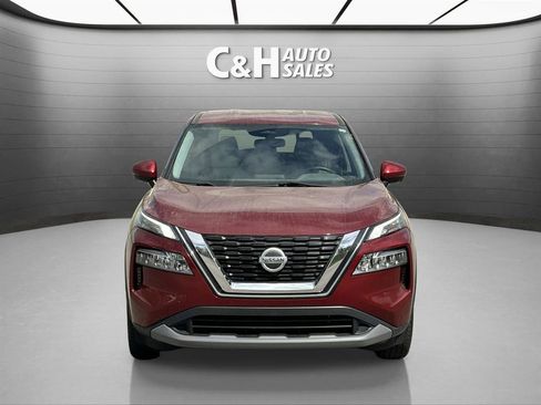 Used 2021 Nissan Rogue SV image 2