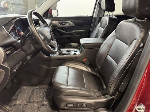 Used 2019 Chevrolet Traverse RS image 17