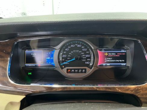 Used 2017 Ford Taurus Limited image 20