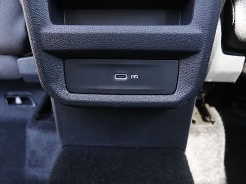 Used 2024 Volkswagen Taos SEL image 17