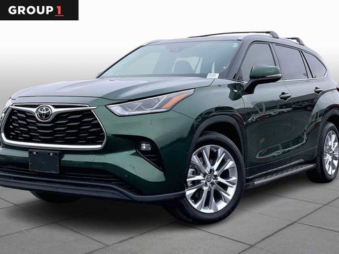 Used 2023 Toyota Highlander Limited image 1