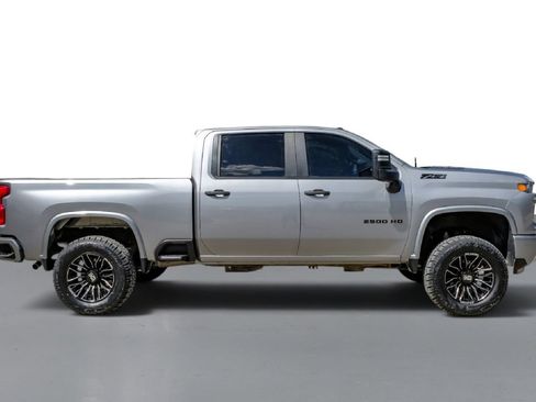 Used 2024 Chevrolet Silverado 2500 Custom w/ Custom Value Package AWD/4WD image 6