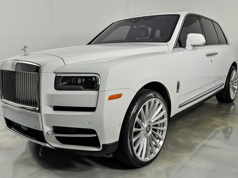 Used 2021 Rolls-Royce Cullinan AWD/4WD image 6