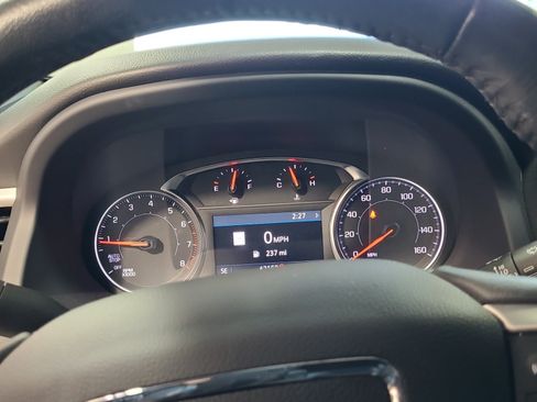 Used 2023 GMC Acadia SLT FWD image 11