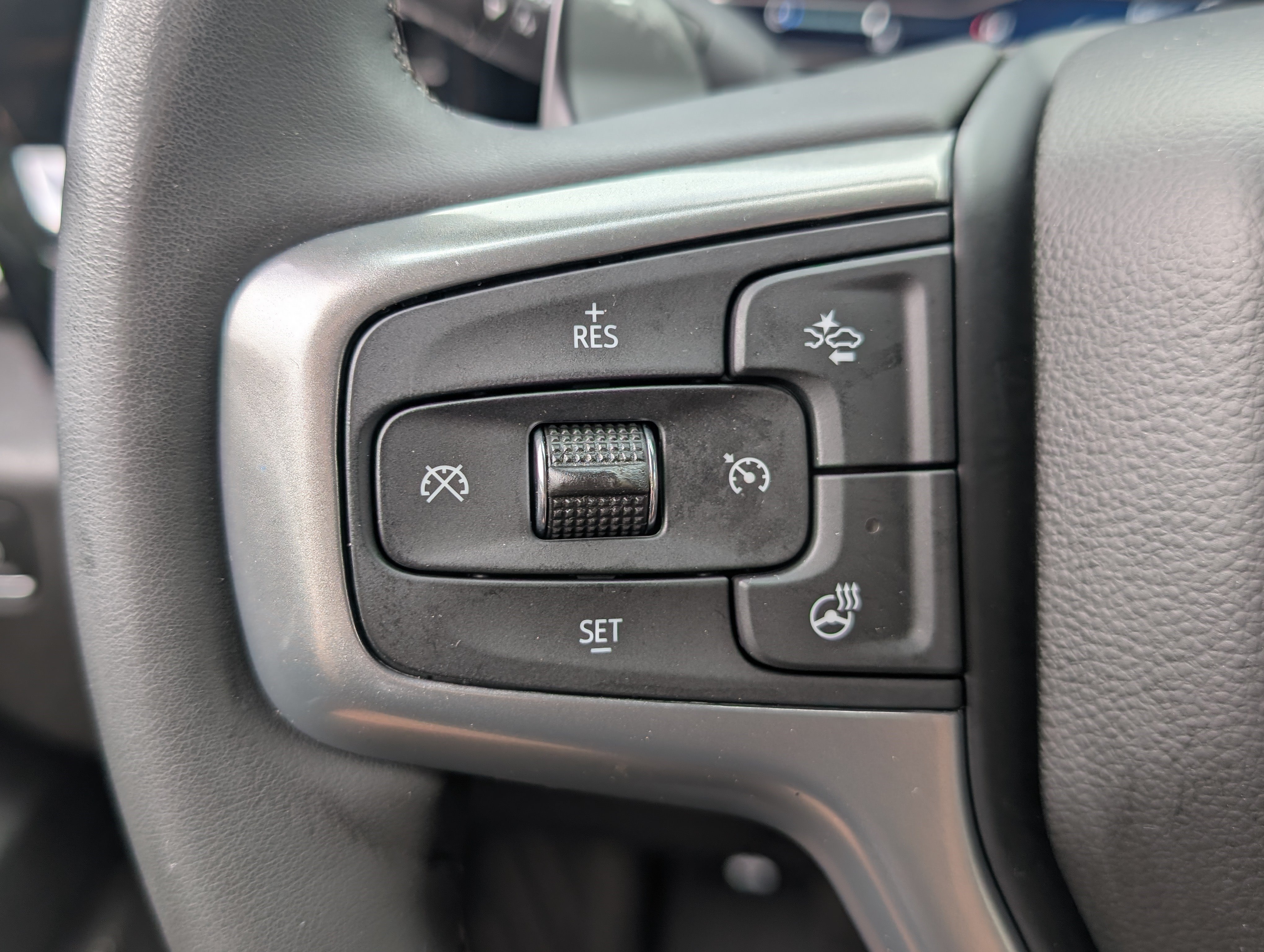 Used 2024 Chevrolet Silverado 1500 LTZ AWD/4WD image 33