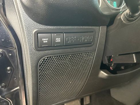 Used 2012 Jeep Wrangler Unlimited Rubicon w/ Connectivity Group AWD/4WD image 39