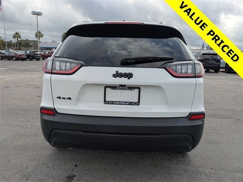Used 2023 Jeep Cherokee Altitude Lux image 6