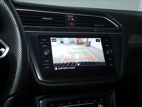 Used 2024 Volkswagen Tiguan SE R-Line image 31