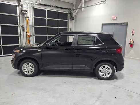 New 2026 Hyundai Venue SE FWD image 4