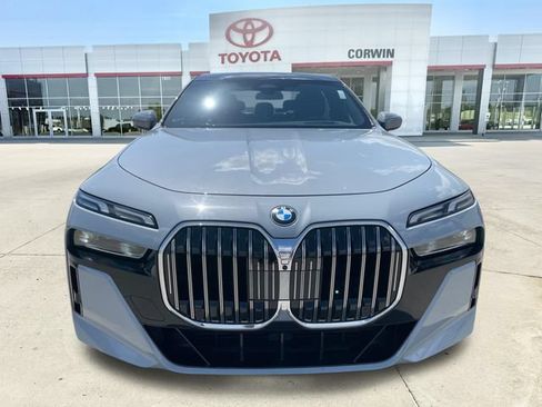 Used 2025 BMW 740i xDrive AWD/4WD image 8
