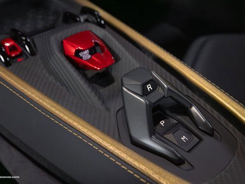 Used 2025 Lamborghini Revuelto image 36