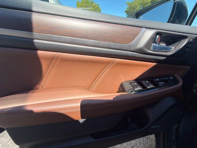 Used 2018 Subaru Outback 3.6R Touring AWD/4WD image 3