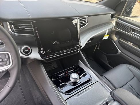 New 2026 Jeep Grand Wagoneer Limited AWD/4WD image 28