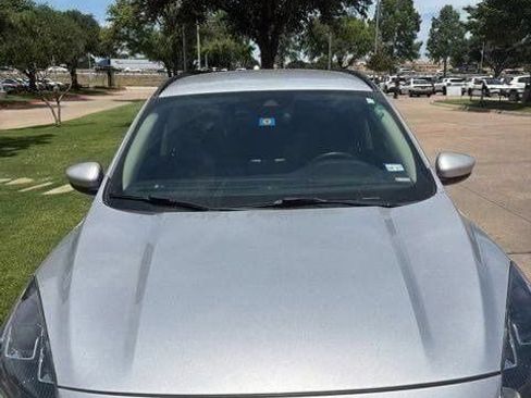 Used 2020 Ford Escape SEL FWD image 2
